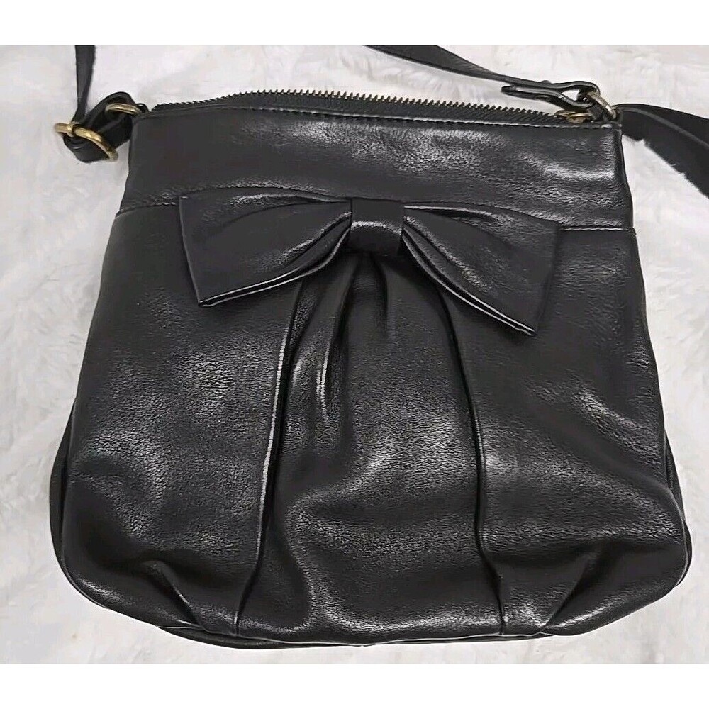 Isabella Fiore Black Leather Crossbody Bow Purse Black Soft Size Small - Picture 10 of 10